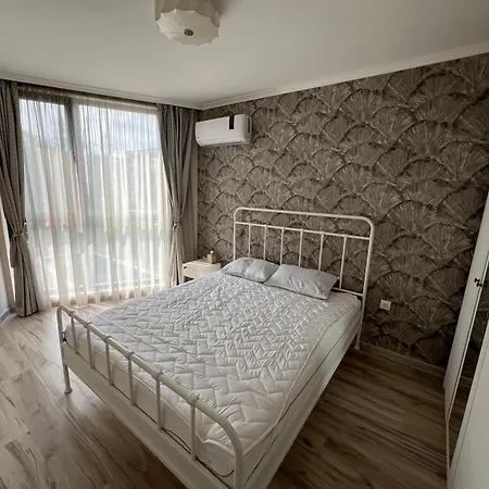 Seaview Flat With Pool & Parking * Варна