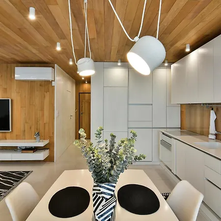 Seaview Flat With Pool & Parking Апартаменты