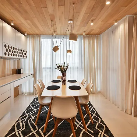 Seaview Flat With Pool & Parking Апартаменты Варна